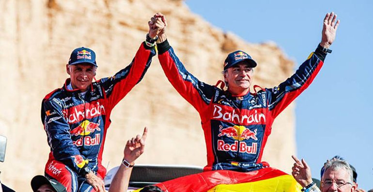 Carlos-Sainz-y-Lucas-Cruz-ganadores-Dakar-2020